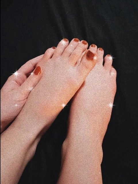 Mia's Feet