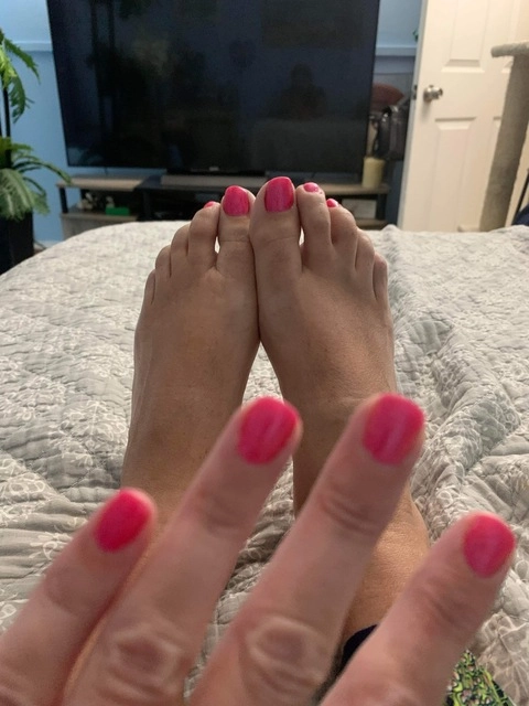 Carmen’s sexy feet OnlyFans Picture