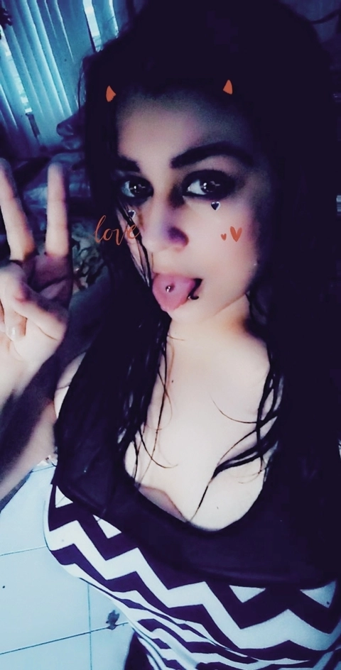 Squeaky cat goth | emo girl | feet OnlyFans Picture