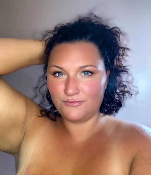 Ally Nyx | BBW | 👣 | 🌶️ | 🍑 | 👸 |