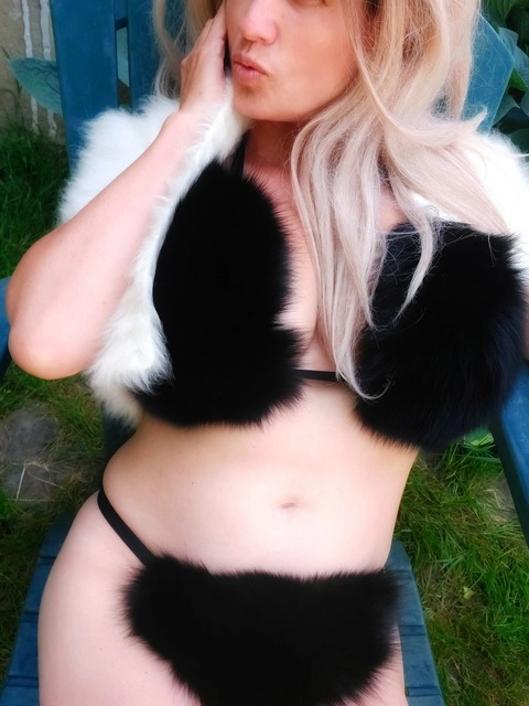 Angora Goddessyyy OnlyFans Picture