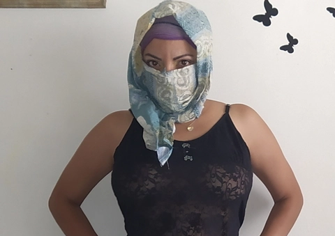 Real Naughty Muslim Wifey X OnlyFans Picture