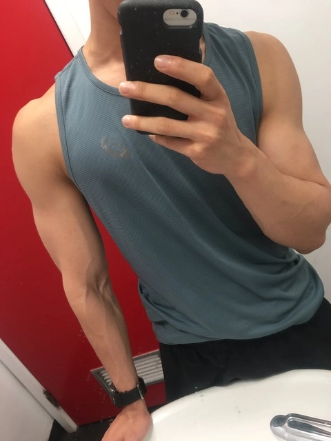 Hung Asian Twink OnlyFans Picture