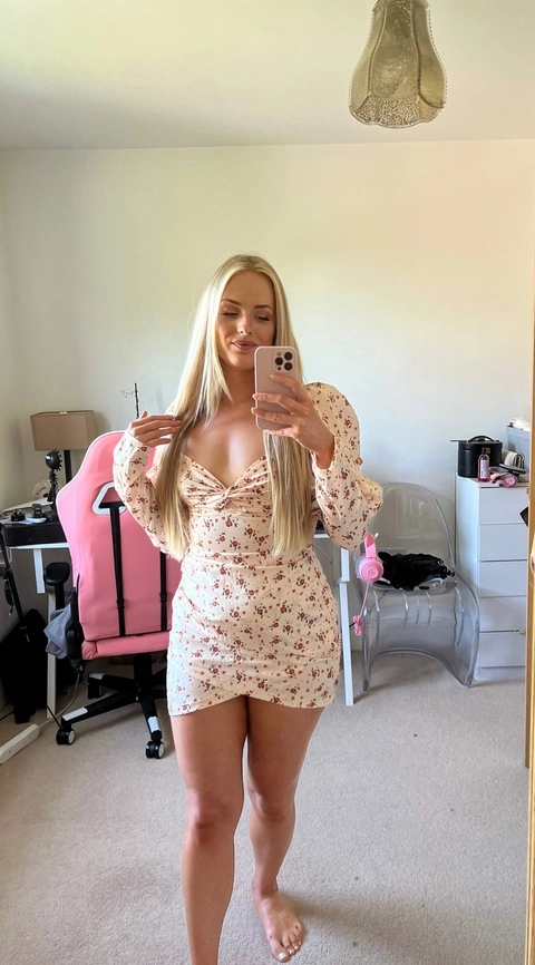 April 💖 OnlyFans Picture