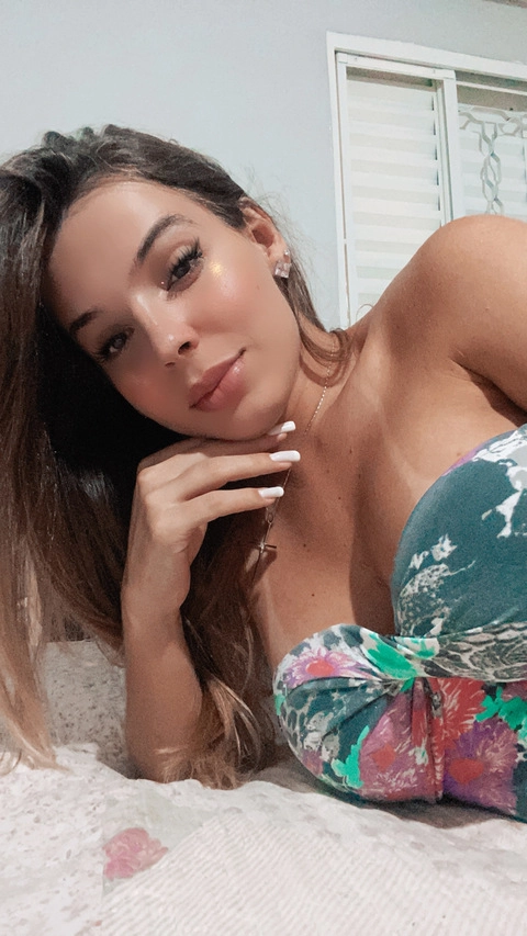 Luara lavezo OnlyFans Picture