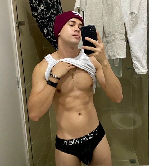 Itsdiyor.oficial OnlyFans Picture