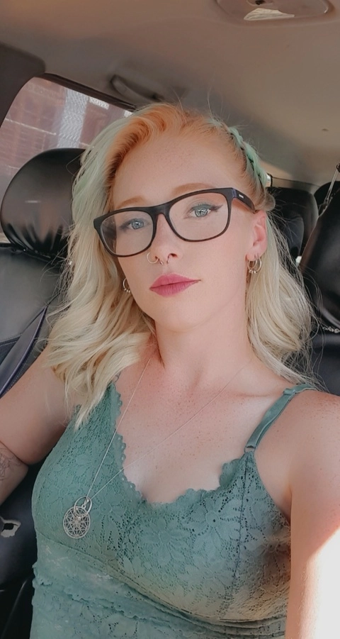 Emily Watt OnlyFans Picture