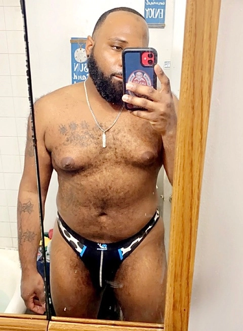 The Fine Brown Nigga🧔🏽🇨🇺🧜🏾‍♂️ OnlyFans Picture