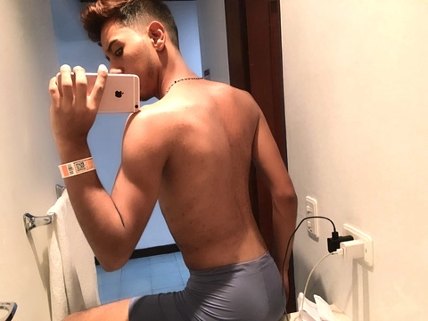 Iamdavidhu OnlyFans Picture