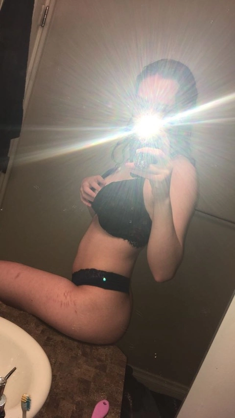 HoneyBee OnlyFans Picture