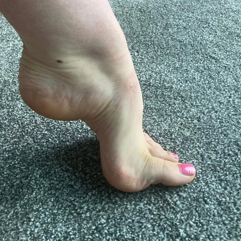 Queenyfeet OnlyFans Picture