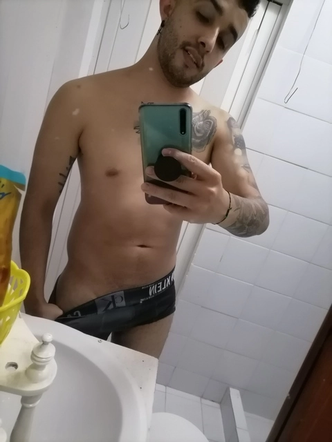 Diego Palacio OnlyFans Picture