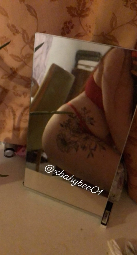 bee 💕💕 OnlyFans Picture
