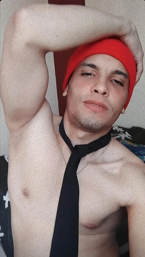 LUIS DAMIÁN OnlyFans Picture