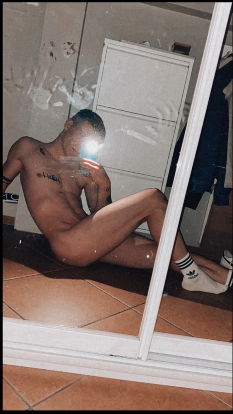 Aaron Guy OnlyFans Picture