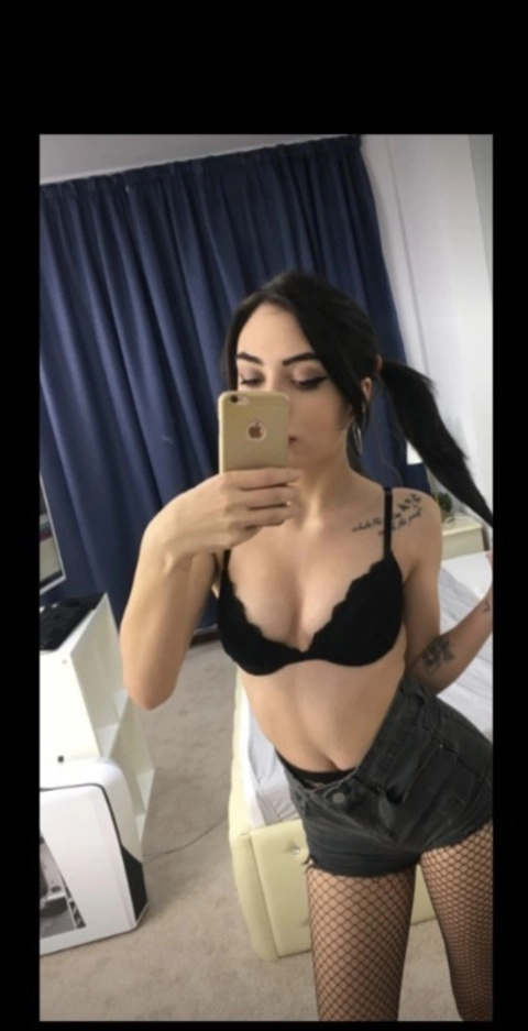 Alice OnlyFans Picture