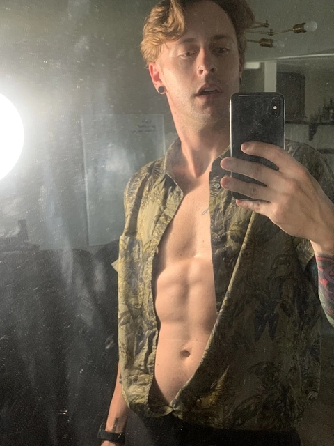 Roy Zacson OnlyFans Picture