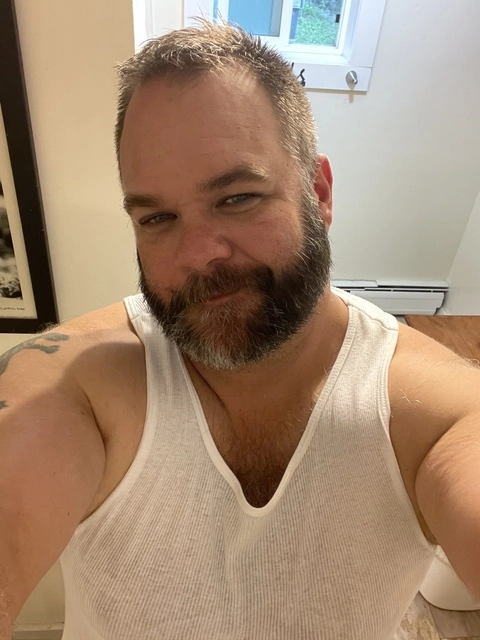 Ruggedly Handsome OnlyFans Picture