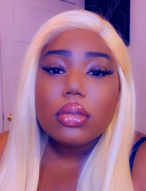 Plussizedollface OnlyFans Picture