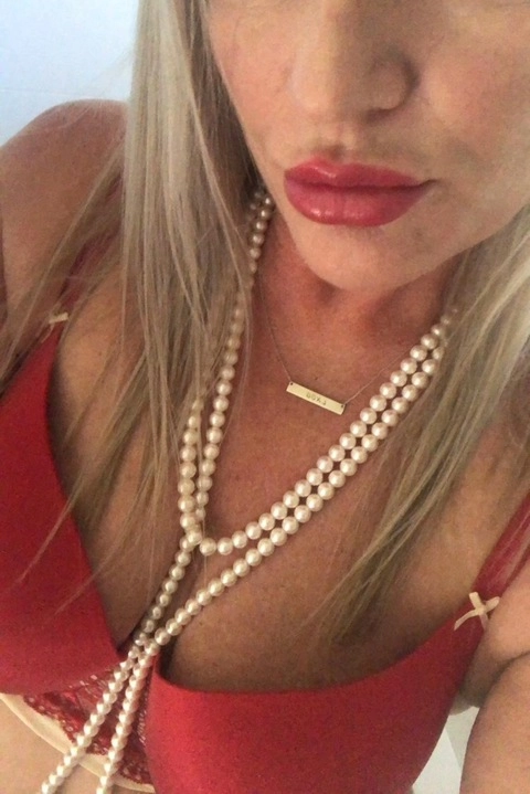 Juicy mommy 0.1% OnlyFans Picture
