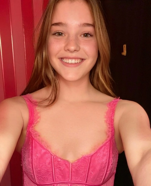 ⭐️ Mimi VIP ⭐️ 18-year-old shy girl OnlyFans Picture