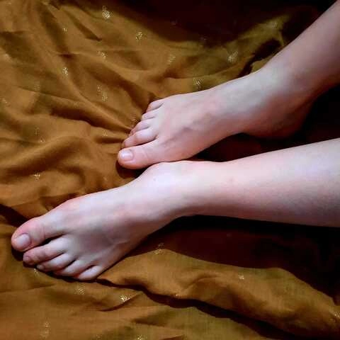 Elena Sweet Feet