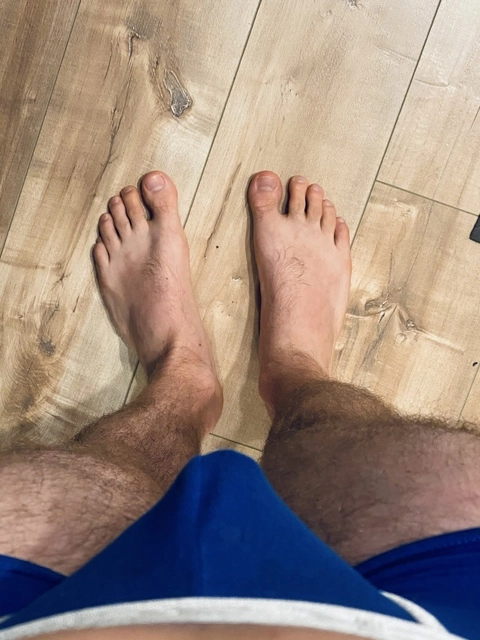 Discreet Feet OnlyFans Picture