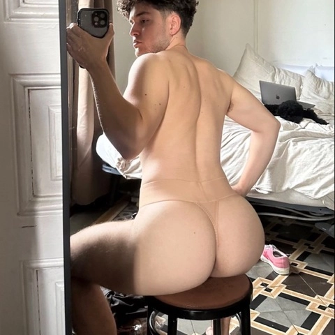 Lucas OnlyFans Picture