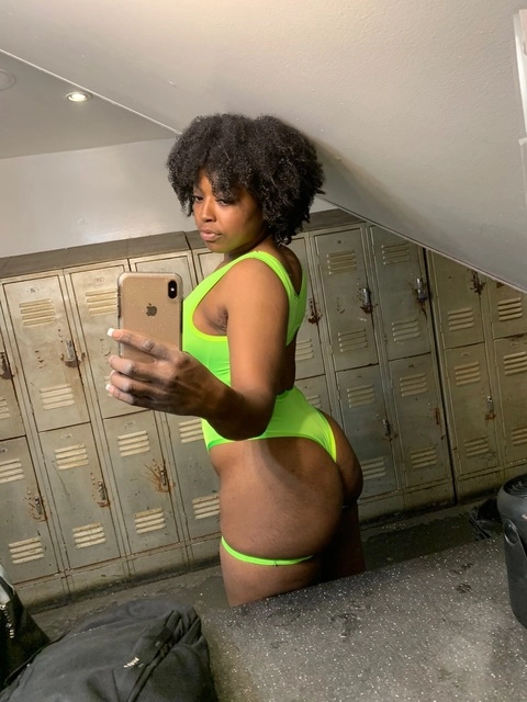 melanin monroe? OnlyFans Picture