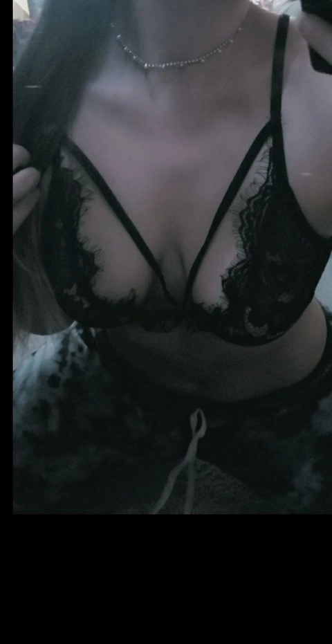 Alice OnlyFans Picture
