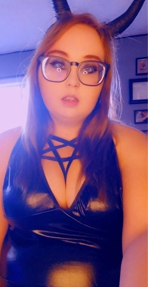 Thiccest witch of the west OnlyFans Picture