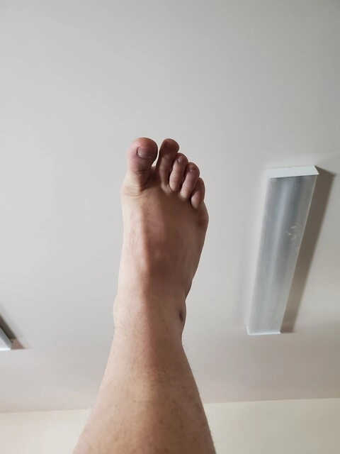 Dad Feet OnlyFans Picture