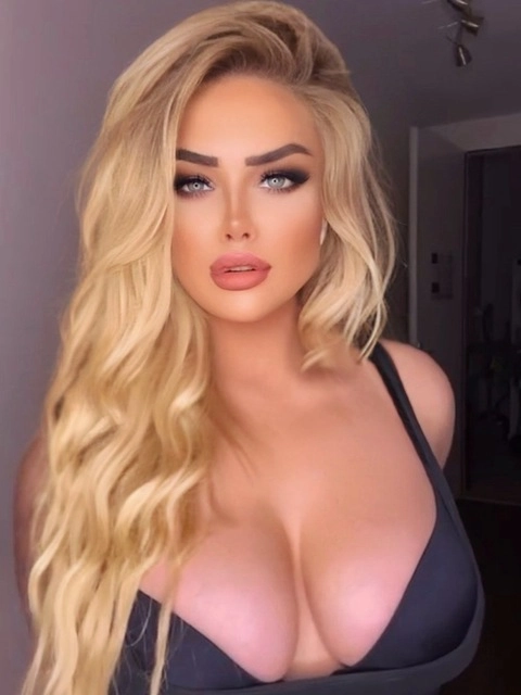 KellyMilana - Naughty Freaky Blonde Girl OnlyFans Picture