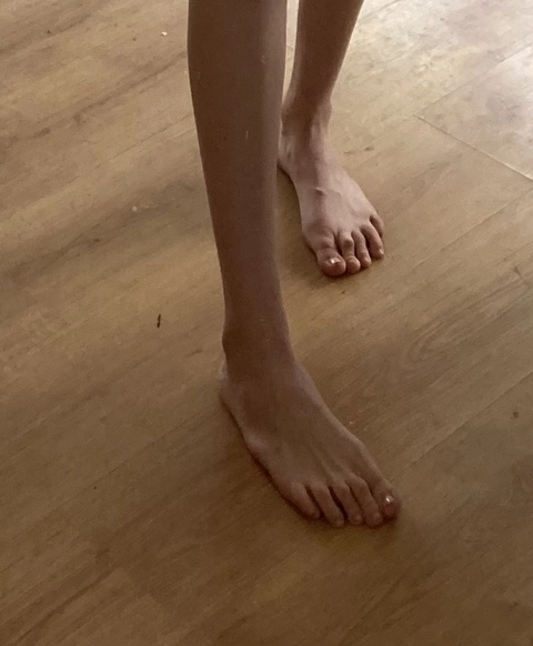 My feet 👣