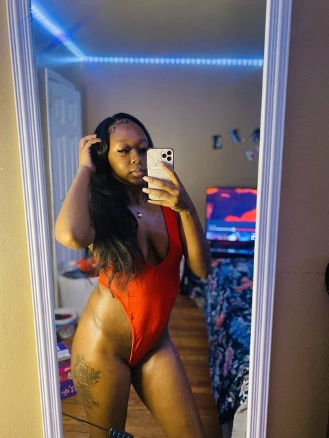 RayRay 😜💦 OnlyFans Picture