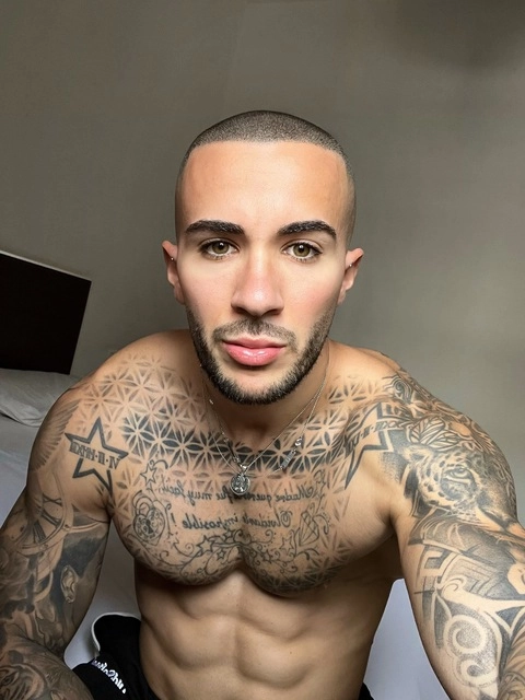 Victor Pérez OnlyFans Picture