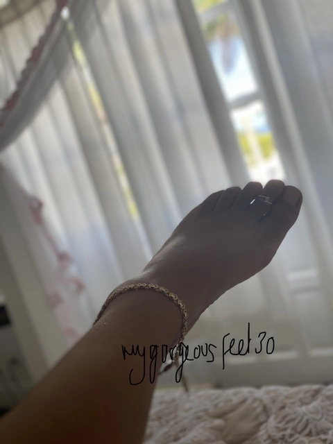 Mybeautifulfeet30 OnlyFans Picture