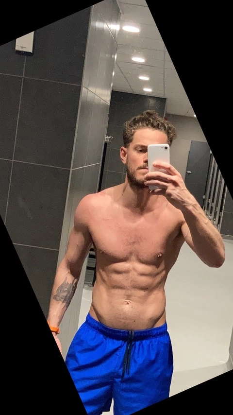 Lewis Davies OnlyFans Picture