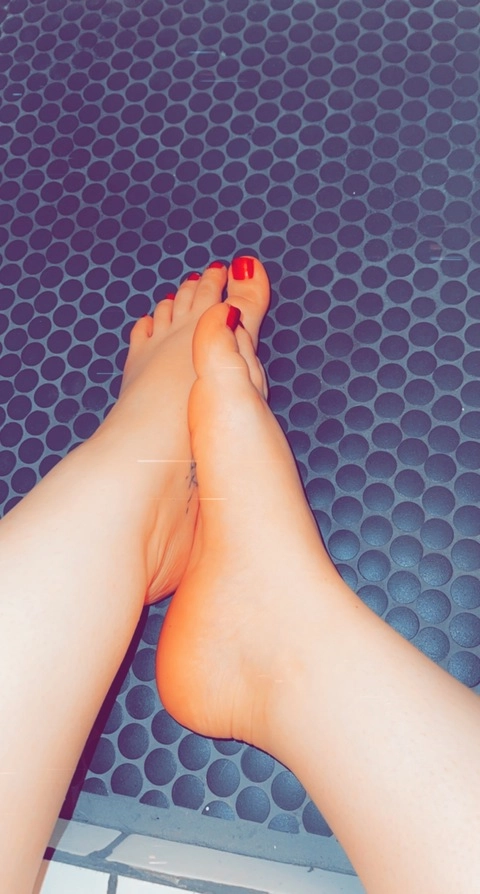 feet pics OnlyFans Picture
