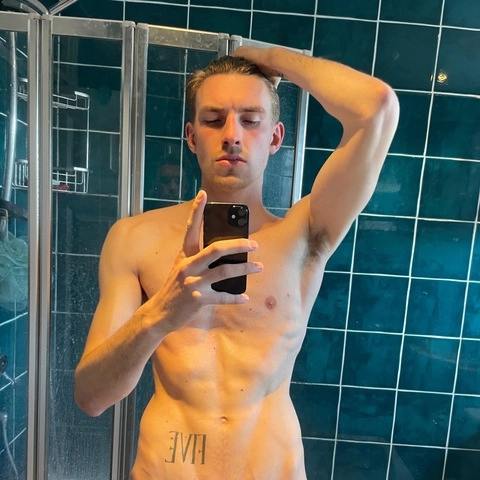 tom OnlyFans Picture