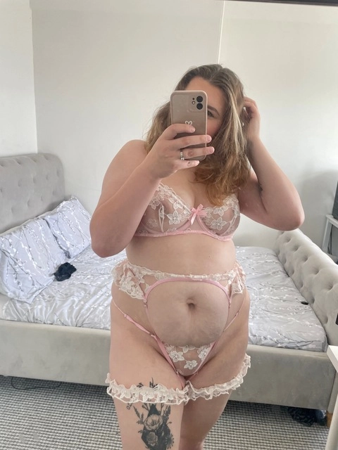 ✨Louise Lyon✨ OnlyFans Picture