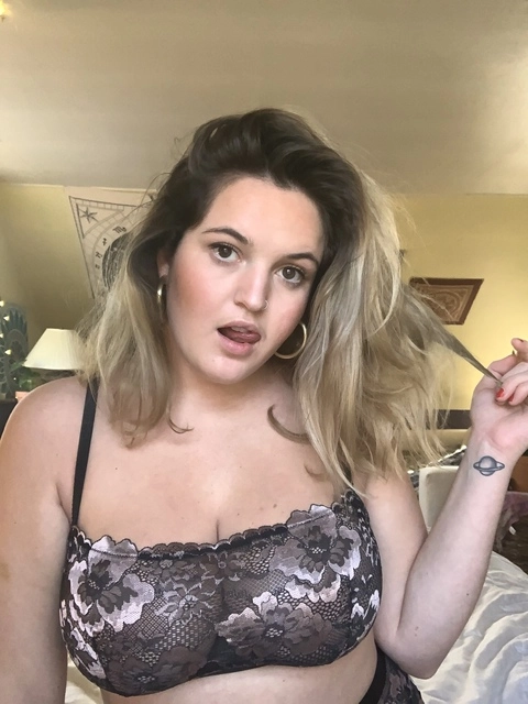 Paige Isabelle OnlyFans Picture