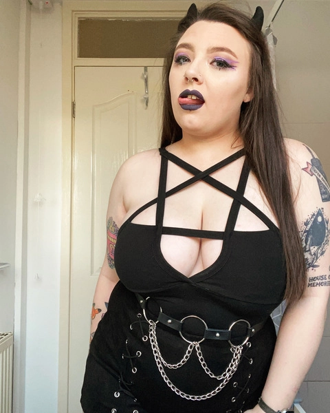 Goth Spice PPV low subscription price 🍑 OnlyFans Picture