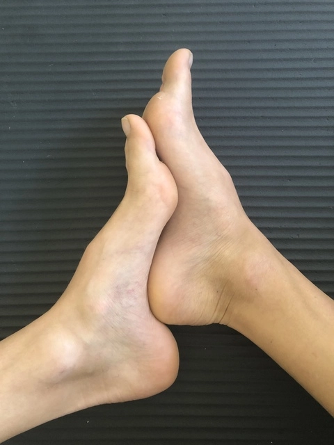 Only Feet 4 u
