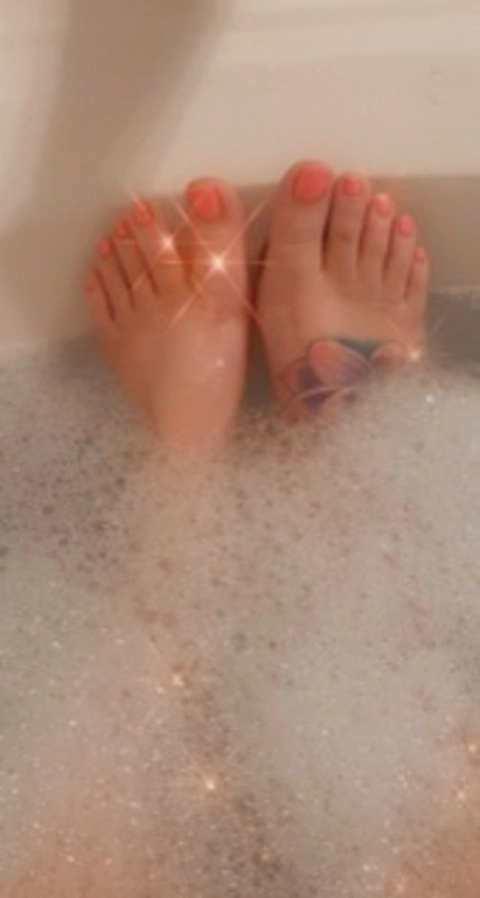 Pretty Feet OnlyFans Picture