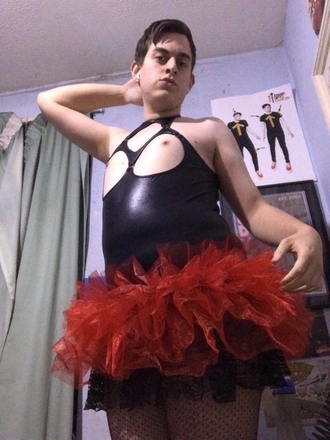 luke dress up OnlyFans Picture