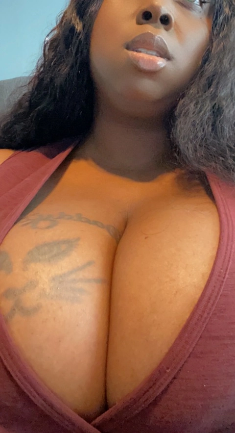 TopHeavyHeffa OnlyFans Picture