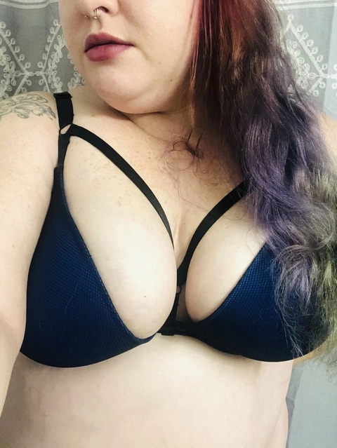 The Innocent Siren OnlyFans Picture