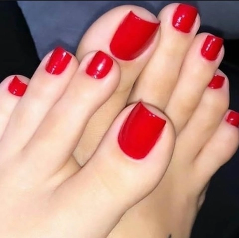 FEET & ISIS BARCELONA /MASTURBATION CLUB OnlyFans Picture