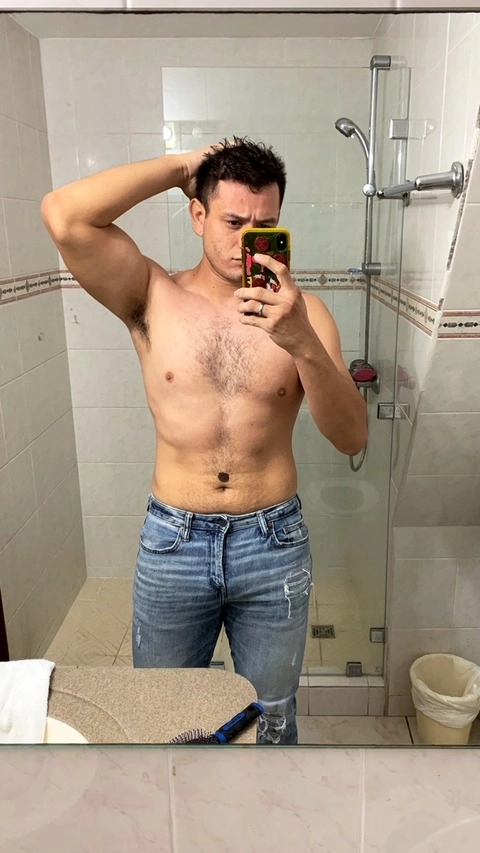 Walter Sotelo OnlyFans Picture